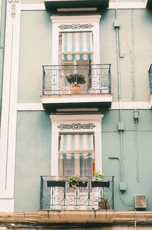 Facades, photo 3 of 10